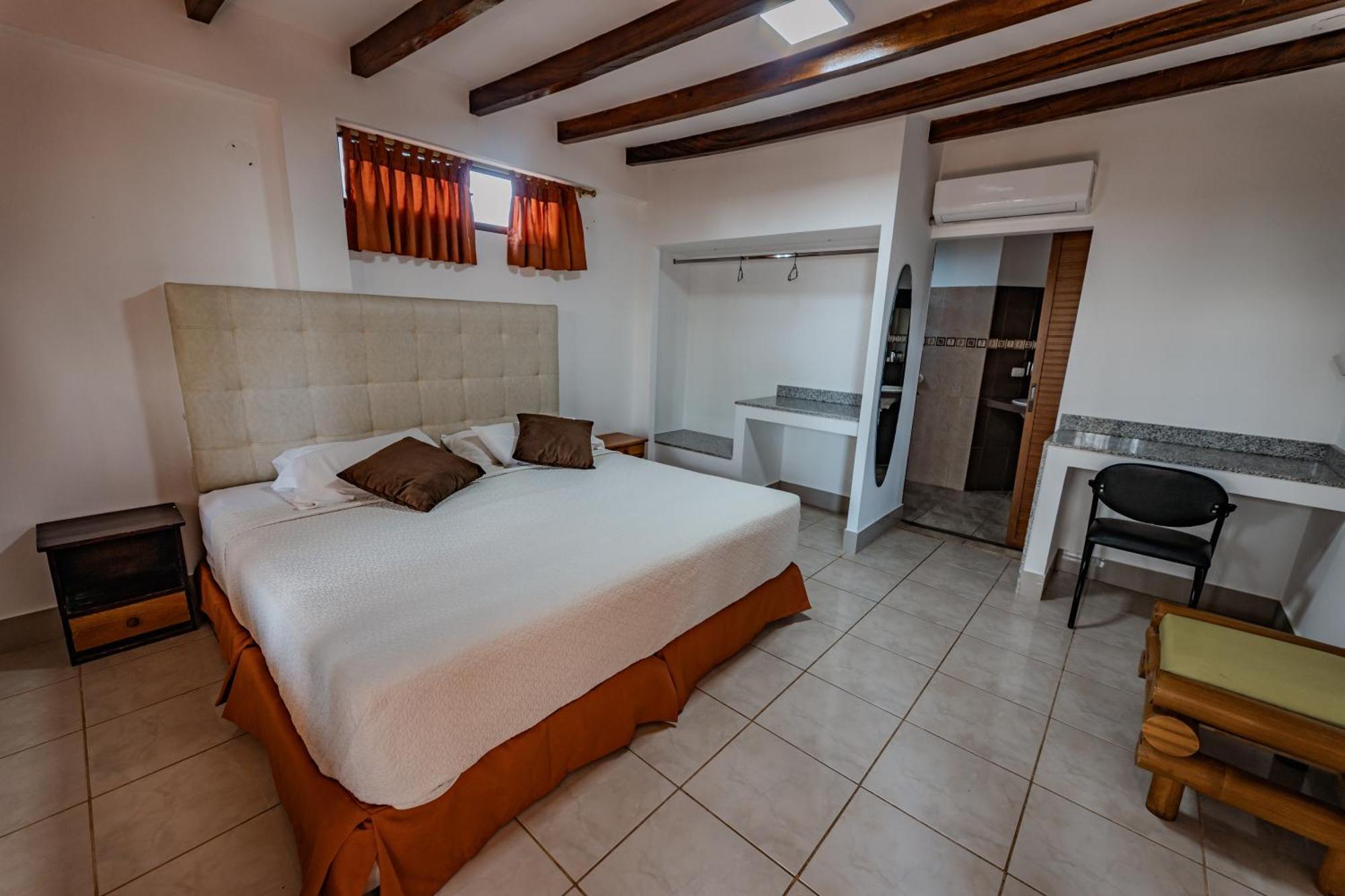 Hotel Nantu Hosteria Puerto Lopez Exterior photo